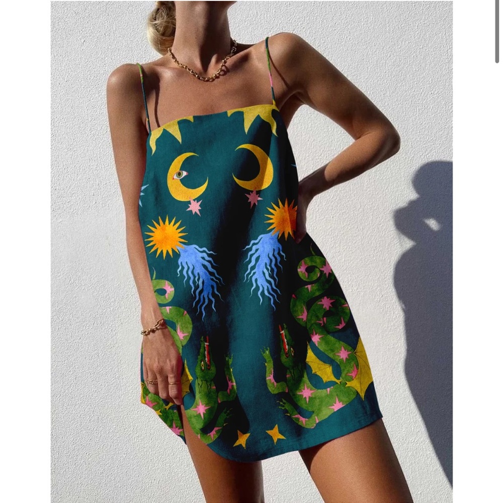 NWOT Chic Artsy Sun and Moon mini dress
